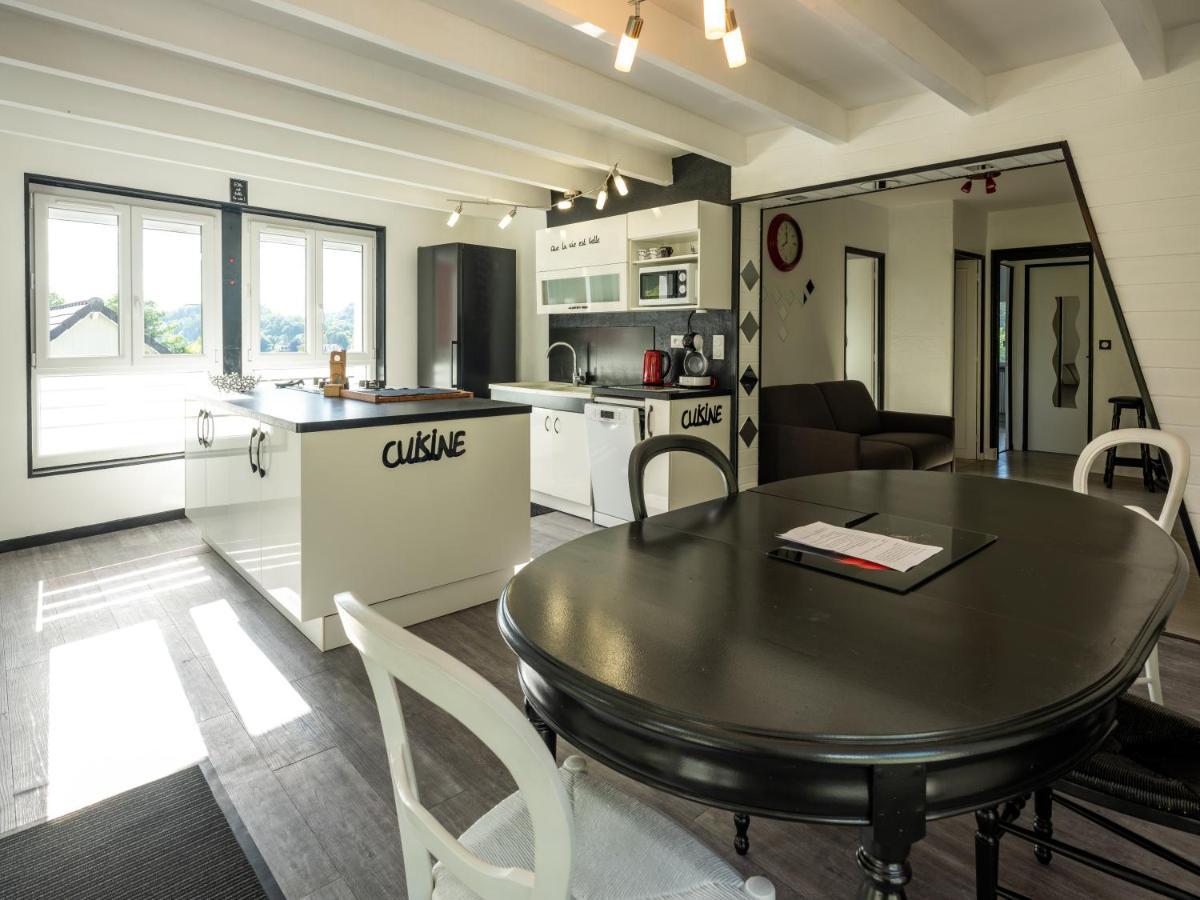 Villa Stunning 5-Bed House in La Bourboule Exterior foto
